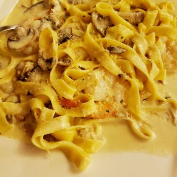 Napolis Italian Restaurant - Shrimp crab fettuccine - Italian Near Me - Tahlequah, Oklahoma