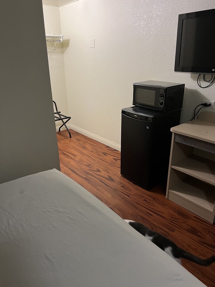 MOTEL 6 Updated September 2024 82 Photos & 63 Reviews 1860 E Main