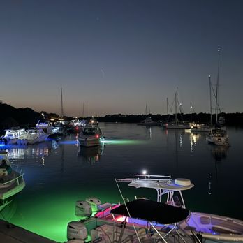 Boater's Grill - Seafood Near Me - Key Biscayne, Florida