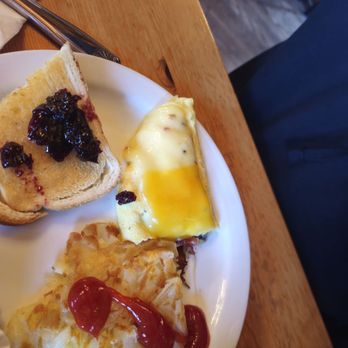 Oros Fireside Restaurant - Half of cheese omelet breakfast - American Near Me - Cannon Beach, Oregon