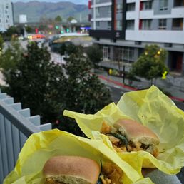 Rainy days and vada pav from Kadhai kitchen- Bliss!