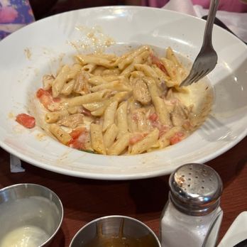 Ruby Tuesday - Penne Grilled Chicken California Primavera Pasta - Burgers Near Me - Orangeburg, South Carolina