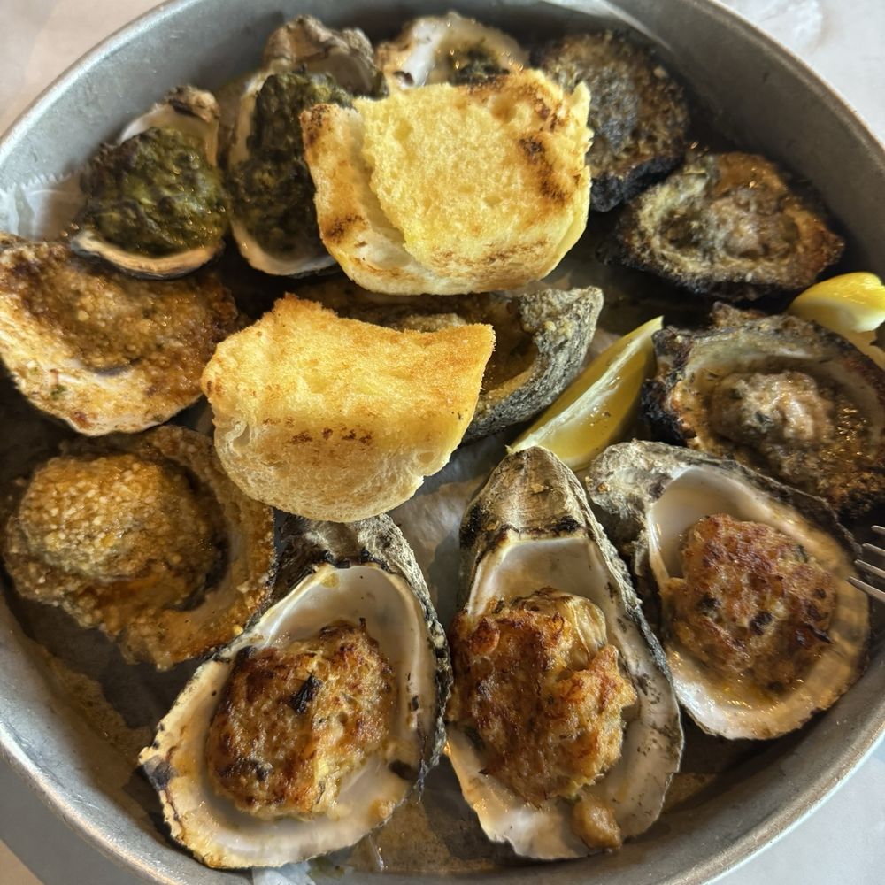 Half Shell Oyster House - Oyster sampler - Seafood Near Me - Biloxi, Mississippi Half Shell Oyster House - Oyster sampler - Seafood Near Me - Biloxi, Mississippi