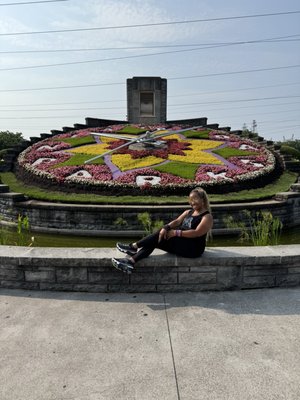 Floral Clock by null