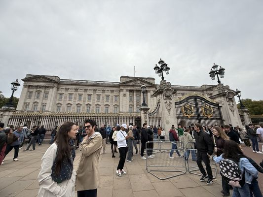 Buckingham Palace by null