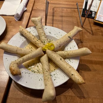 Crafters Pizza and Drafthouse - Breadsticks with beer queso - Pizza Near Me - Carmel, Indiana