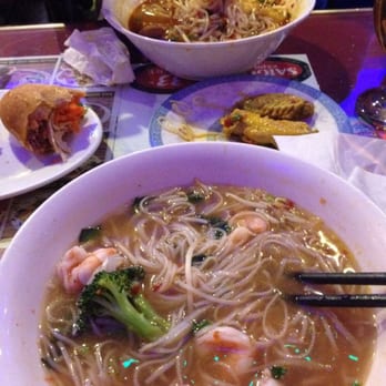 Pho Vietnam - Pho Tom, curry chicken, half a Banh Mi. - Vietnamese Near Me - Brooklyn, New York Pho Vietnam - Pho Tom, curry chicken, half a Banh Mi. - Vietnamese Near Me - Brooklyn, New York