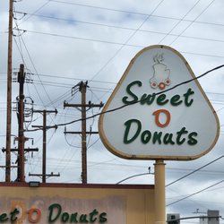 Sweet o donuts  - Business sign