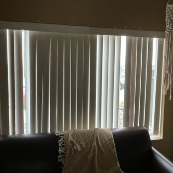 Campus View Apartments - Broken blinds in every. Single. Room. - Apartments Near Me - Ankeny, Iowa