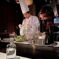 希戈餐廳 - Caesar salad made table side.