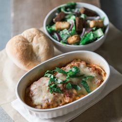 d'Lish Kitchen Cafe - Feed your soul with lasagna, side salad and bun.