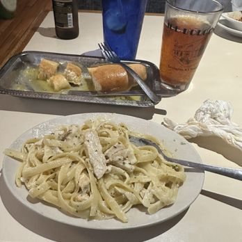 Joe Bologna's - Fettuccine Alfredo with Chicken - Pizza Near Me - Lexington, Kentucky Joe Bologna's - Fettuccine Alfredo with Chicken - Pizza Near Me - Lexington, Kentucky