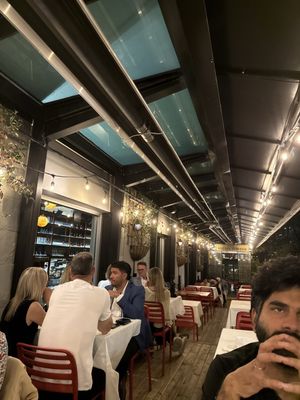 SOCIAL CORNER YALETOWN by null