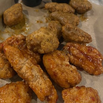 Buffalo Wild Wings - Chicken Wings Near Me - Lynnwood, Washington