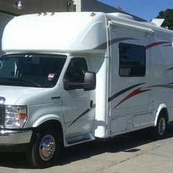 Saunder's RV Rentals