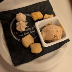 Free dessert bites with the check