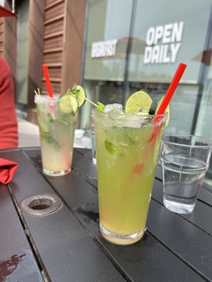 Sweet Lake Biscuits & Limeade by null