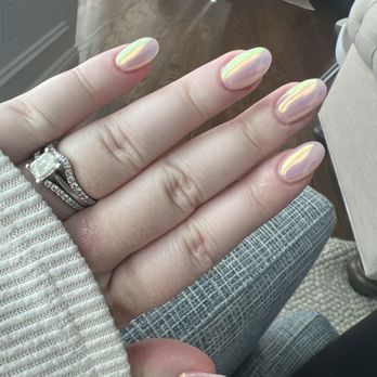 17 Nail Studio - uv gel full-set with light pink chrome overlay. - Nail Salons Near Me - Massapequa, New York