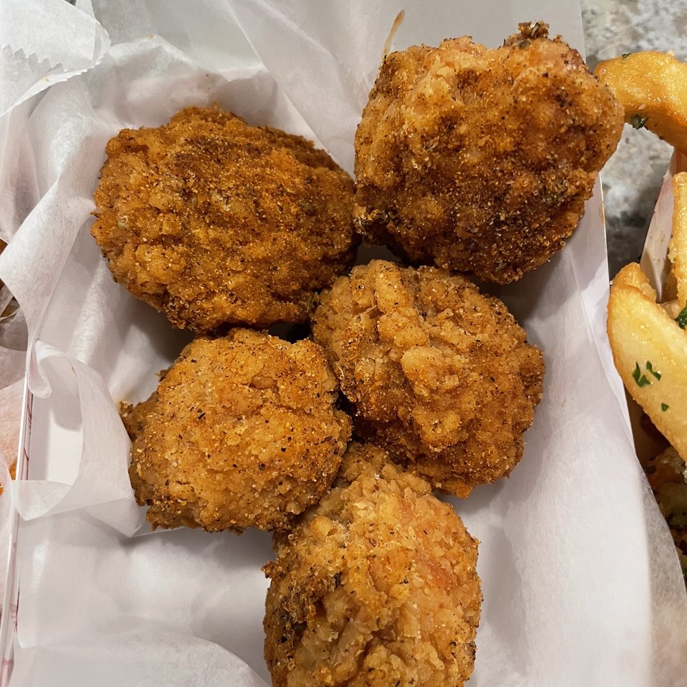 Fire Wings Bakersfield - Louisiana Rub (Best One) - Chicken Wings Near Me - Bakersfield, California Fire Wings Bakersfield - Louisiana Rub (Best One) - Chicken Wings Near Me - Bakersfield, California