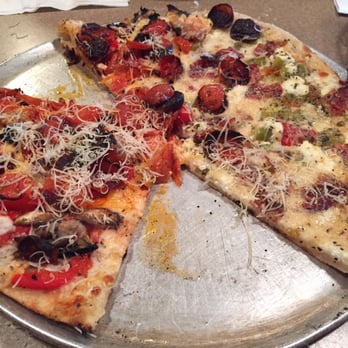 575 Pizzeria - Half Green Striped Piggy, Half Surgeon - Pizza Near Me - Amarillo, Texas