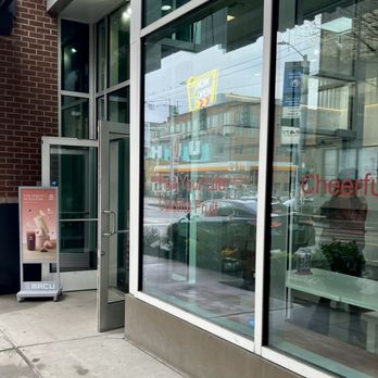 Macu Tea - UW - Outside - Bubble Tea Near Me - Seattle, Washington