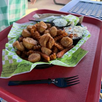 Skipper's Seafood Restaurant - FRIED SCALLOPS PLATTER - Seafood Near Me - Niantic, Connecticut