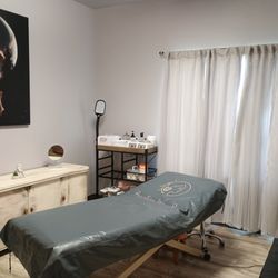 Brazilian Wax Bar - Room remodel and new decour
