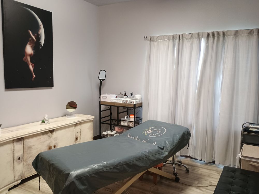 Brazilian Wax Bar Logo