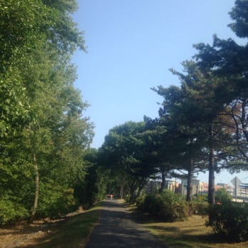 Assembly Row - Walking path - Shopping Centers Near Me - Somerville, Massachusetts