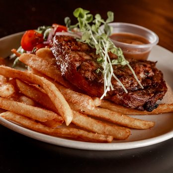 Finn McCool's - Steak - Irish Pub Near Me - Surfers Paradise, QLD