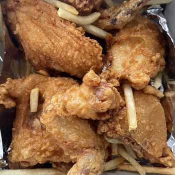 Wendill's Chicken House - Thai Near Me - Arleta, California