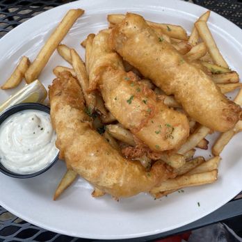 Kettlestrings Tavern - FISH & CHIPS - Bars Near Me - Oak Park, Illinois
