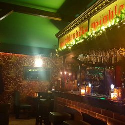 Highland Pub