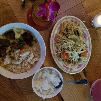 Eem - My dinner. White curry with burnt ends, papaya salad, Pineapple Fantasy coctail. Solid 10 stars. - Cocktail Bars Near Me - Portland, Oregon Eem - My dinner. White curry with burnt ends, papaya salad, Pineapple Fantasy coctail. Solid 10 stars. - Cocktail Bars Near Me - Portland, Oregon