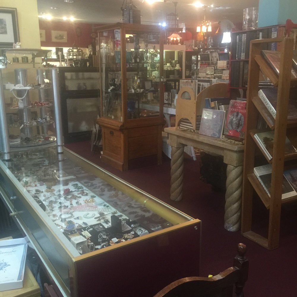 Pasadena Antique Mall - Antiques Near Me - Pasadena, California