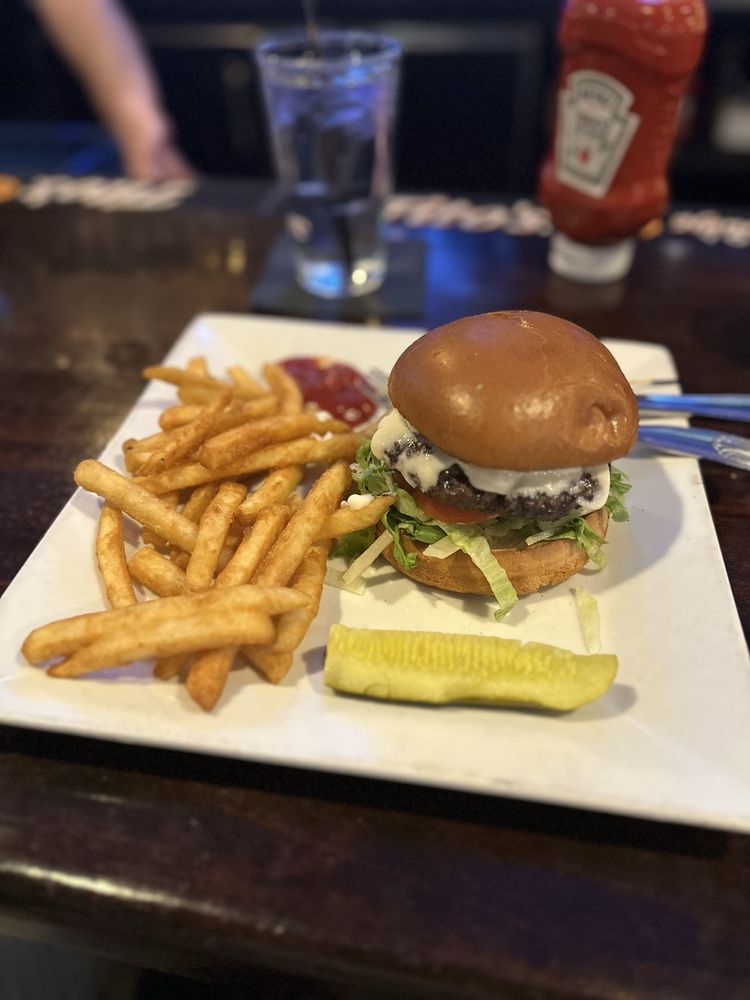 BROADSIDE TAVERN - Updated July 2026 - 99 Photos & 100 Reviews - 99 ...