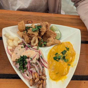 El Mono - Trio De Mar - Peruvian Near Me - Berkeley, California