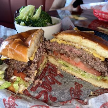 Bubba's 33 - Classic Burger. Medium Well. Very good! - Pizza Near Me - Glen Burnie, Maryland