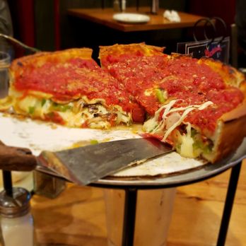 Giordano's - pizzas took 35-45 minutes, worth it! - Pizza Near Me - Rosemont, Illinois