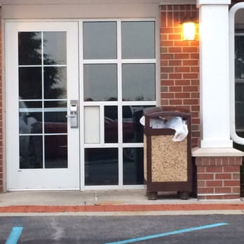 Residence Inn by Marriott - Maumee - Trash over flowing - Hotels Near Me - Maumee, Ohio Residence Inn by Marriott - Maumee - Trash over flowing - Hotels Near Me - Maumee, Ohio
