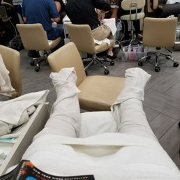 The Ultimate Hot Stone pedi included a mask with my legs wrapped in hot towels. Aaaaah! The Ultimate Hot Stone pedi included a mask with my legs wrapped in hot towels. Aaaaah!