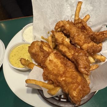 Brewbakers Brewing Company - Beer Battered Chicken Strips - American Near Me - Visalia, California Brewbakers Brewing Company - Beer Battered Chicken Strips - American Near Me - Visalia, California