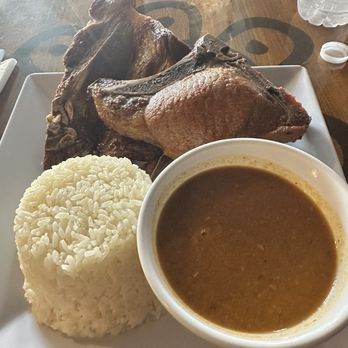 Ponce Restaurant - Chuletas Fritas Arroz Blanco y Habichuelas - Puerto Rican Near Me - Chicago, Illinois