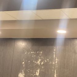 McDonalds - Una pared descuidada del establecimiento