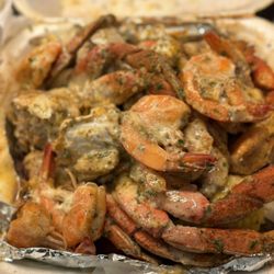 Sister Sara's Crab House & Grill - Dungeon Crabs and shrimp tub