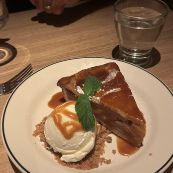 Laurel Grill - Apple pie dessert w vanilla ice cream. Super yummy - American Near Me - Culver City, California Laurel Grill - Apple pie dessert w vanilla ice cream. Super yummy - American Near Me - Culver City, California