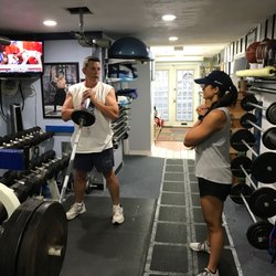 Atlas Personal Trainers - Vince gearing up for chest press