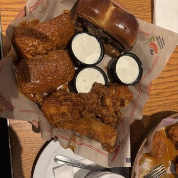 Chili's - Triple Dipper - American Near Me - Temecula, California