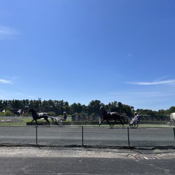 Freehold Raceway - Horse racing - Horse Racing Near Me - Freehold, New Jersey