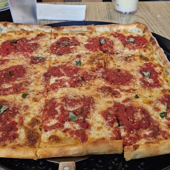 Fratelli's Pizza Kitchen - Grandma Nonnas pizza - Pizza Near Me - Henderson, Nevada